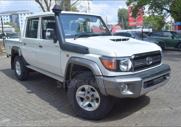 Toyota Land Cruiser 2018 White