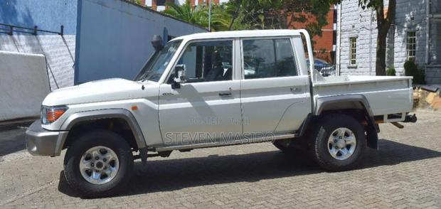 Toyota Land Cruiser 2018 White