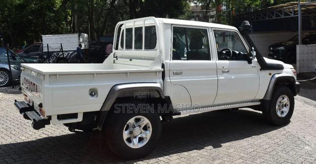 Toyota Land Cruiser 2018 White