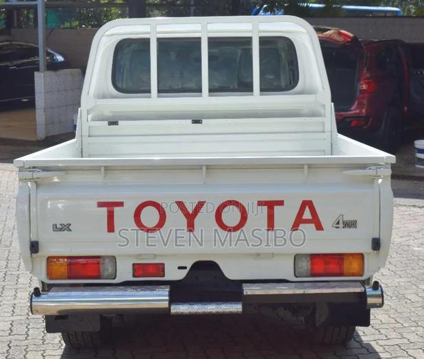 Toyota Land Cruiser 2018 White