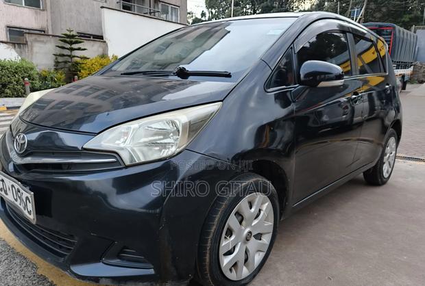 Toyota Ractis 2012 Black