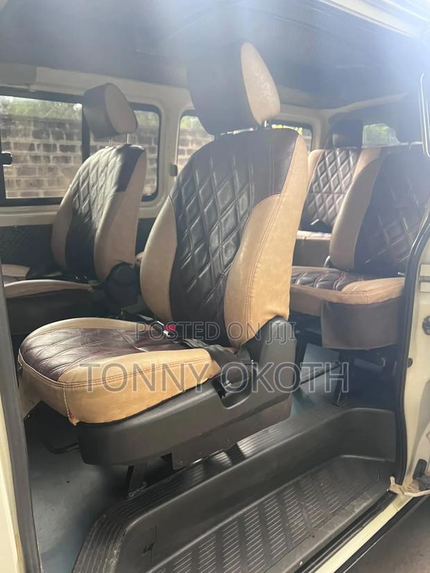 Toyota HiAce 2016 White