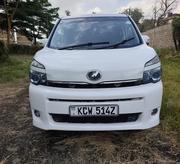 Toyota Voxy 2012 White for sale