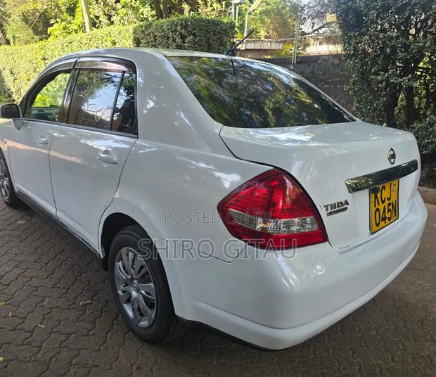 Nissan Tiida 2009 White