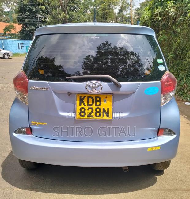 Toyota Ractis 2014 Blue