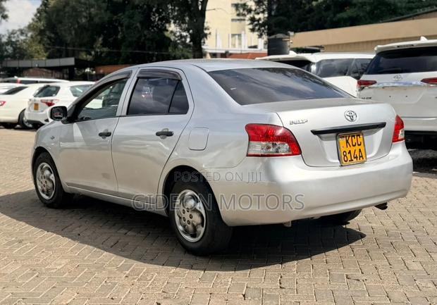 Toyota Belta 2007 Silver