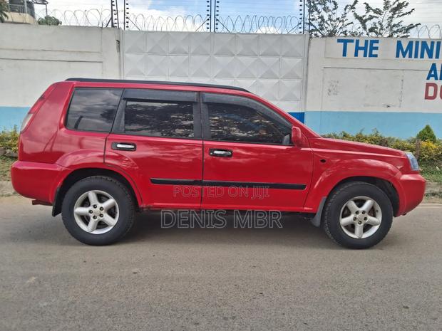 Nissan X-Trail 2006 Red
