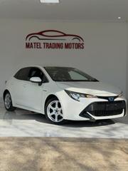 Toyota Corolla SE (1.8L 4cyl 6M) 2019 White for sale
