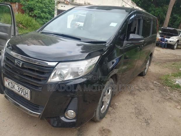 Toyota Noah 2017 Black