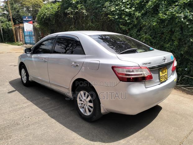 Toyota Premio 2013 Silver