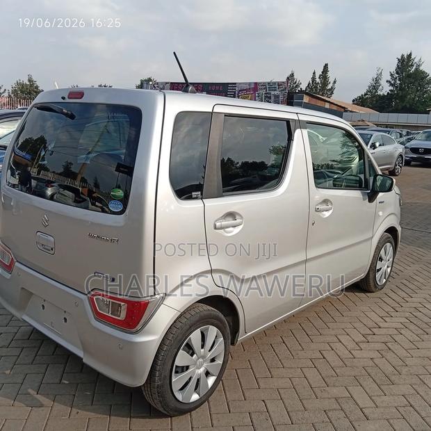 Suzuki Wagon R 2021 Silver