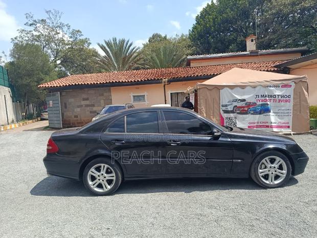 Mercedes-Benz E200 2002 Black