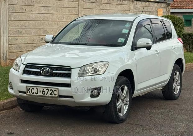 Toyota RAV4 2009 White