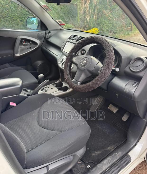 Toyota RAV4 2009 White