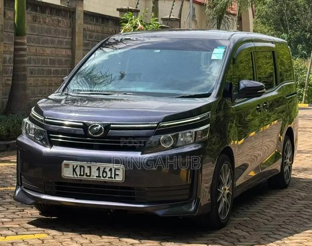 Toyota Voxy 2015 Blue