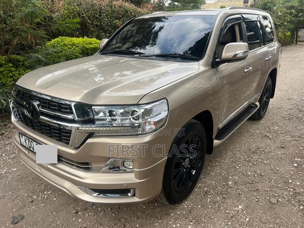 Toyota Land Cruiser 2017 Gold