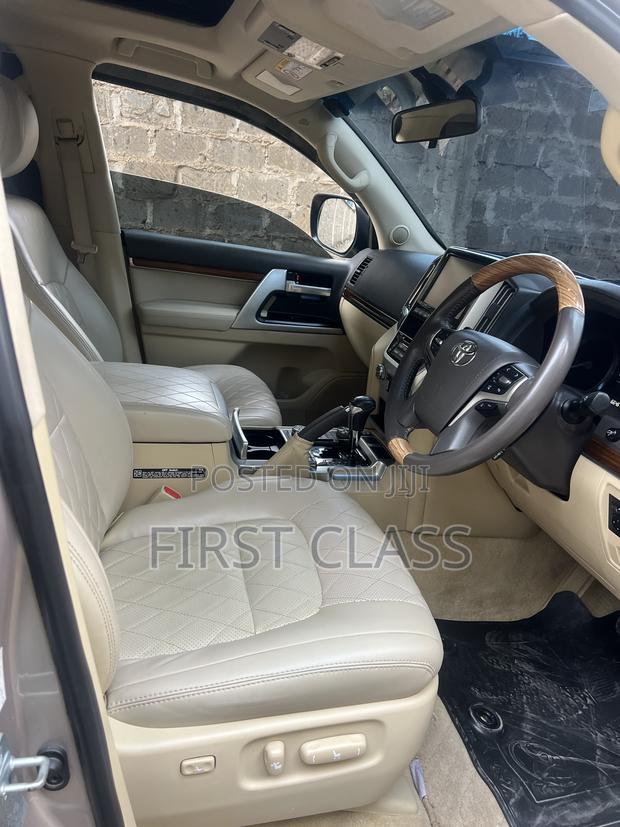 Toyota Land Cruiser 2017 Gold