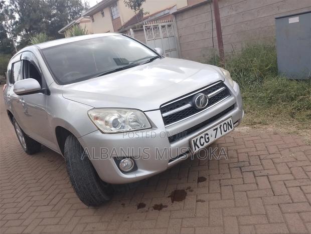 Toyota RAV4 2010 Silver