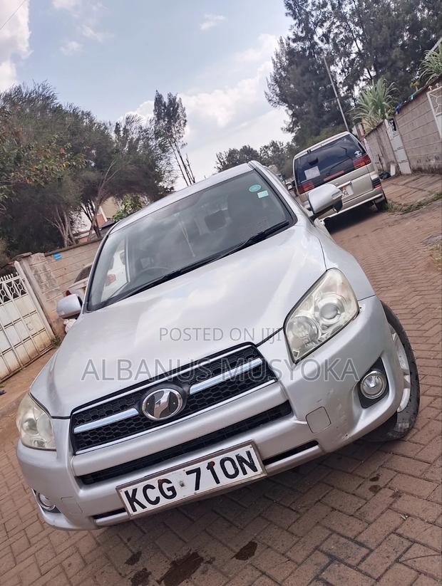 Toyota RAV4 2010 Silver