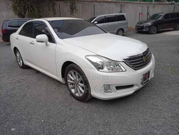 Toyota Crown 2008 White