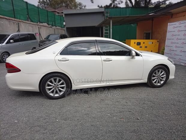 Toyota Crown 2008 White