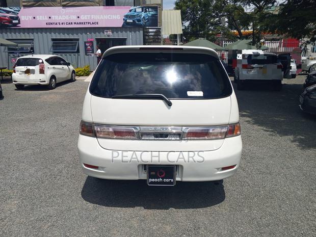 Toyota Gaia 2003 White