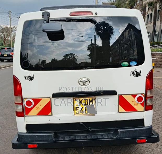 Toyota HiAce 2017 White