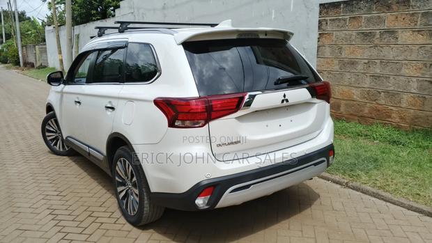 Mitsubishi Outlander 2.4 PHEV AWD 2019 White