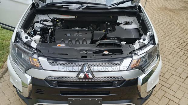Mitsubishi Outlander 2.4 PHEV AWD 2019 White