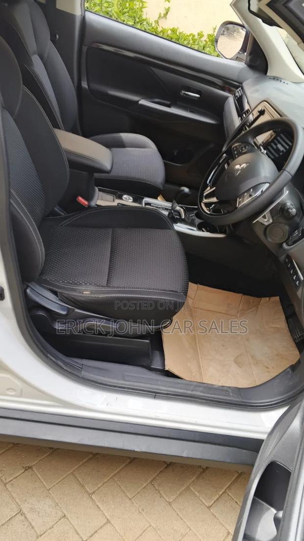 Mitsubishi Outlander 2.4 PHEV AWD 2019 White