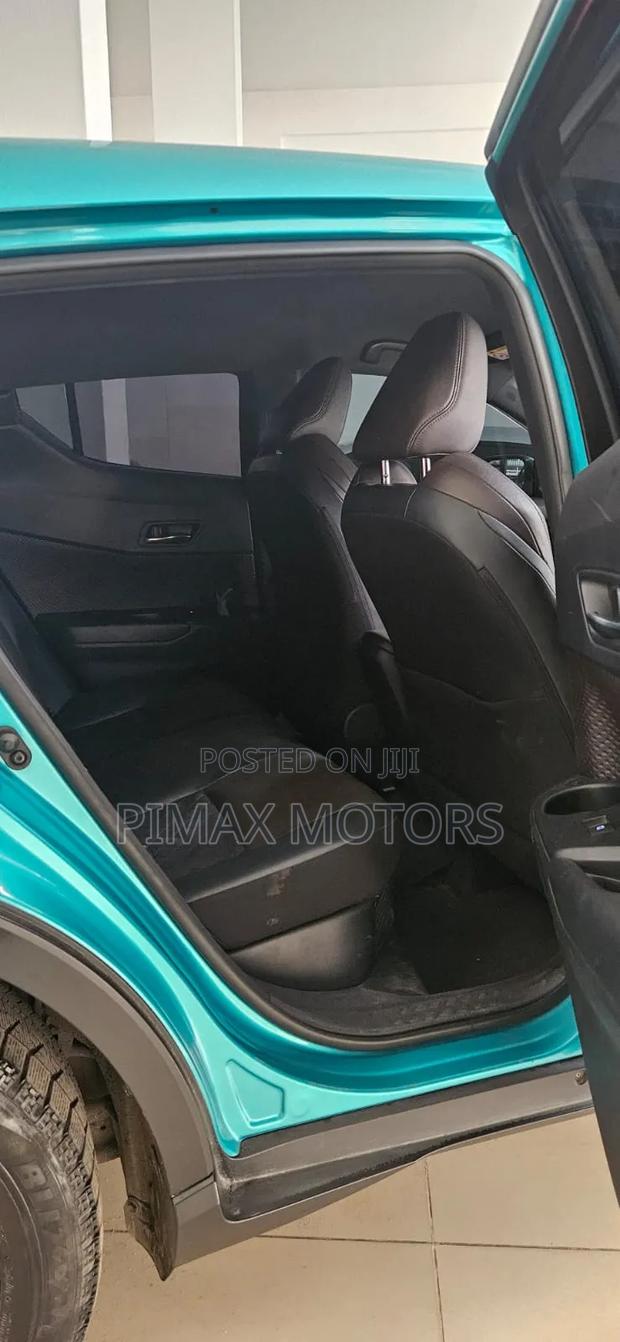 Toyota C-HR 2017 Blue