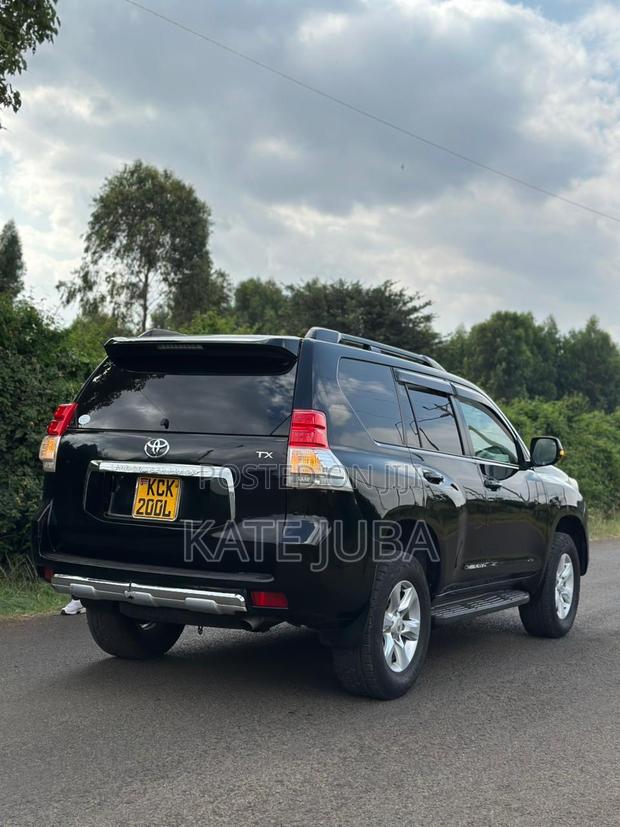 Toyota Land Cruiser Prado 2011 Black