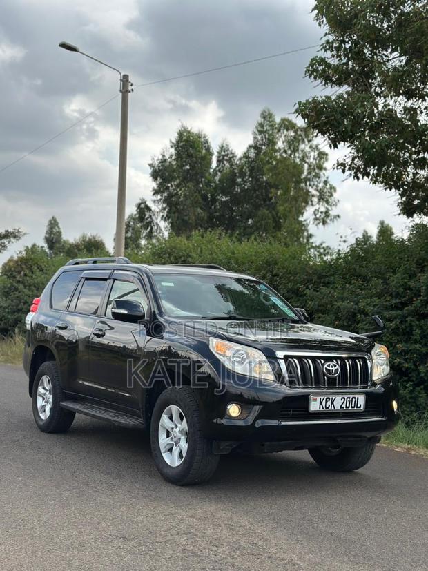 Toyota Land Cruiser Prado 2011 Black