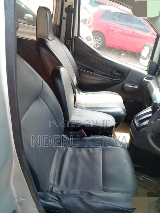 Nissan NV200 2009 Silver