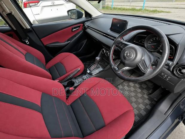 Mazda 2 2020 Gray
