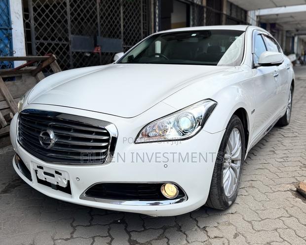 Nissan Cima 2019 White