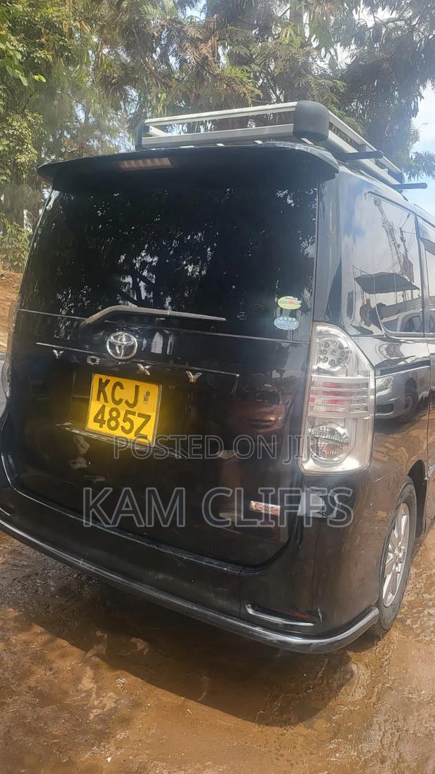 Toyota Voxy 2011 Black