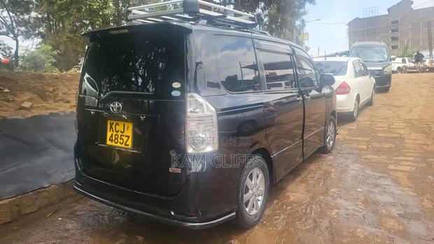 Toyota Voxy 2011 Black