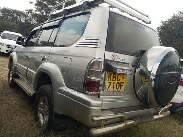 Toyota Land Cruiser 2005 Silver