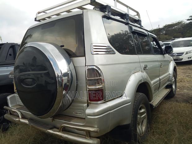 Toyota Land Cruiser 2005 Silver