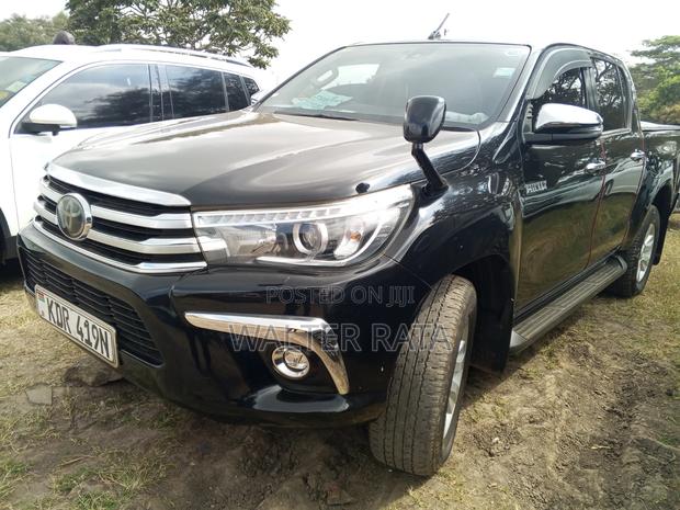 Toyota Hilux 2018 Black