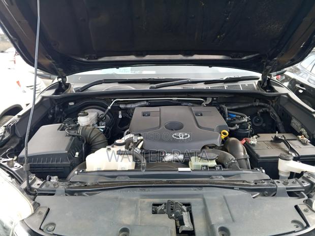 Toyota Hilux 2018 Black