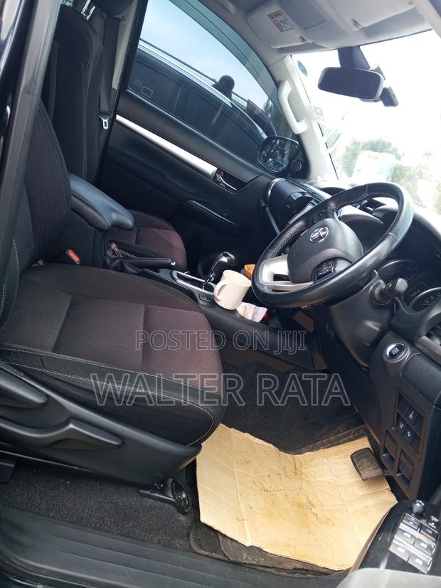Toyota Hilux 2018 Black