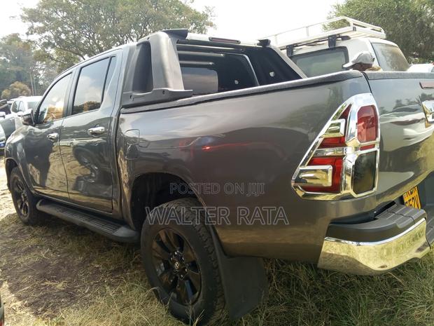 Toyota Hilux 2018 Gray