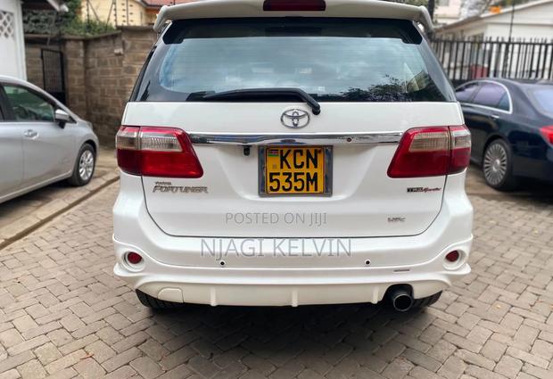 Toyota Fortuner 3.0 D AWD 2010 White