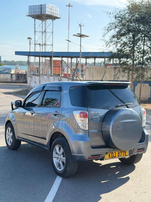 Toyota Rush 2015 Silver