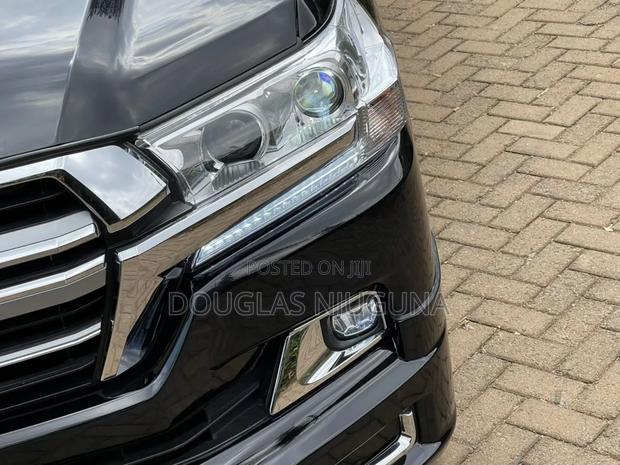 Toyota Land Cruiser 2011 Black