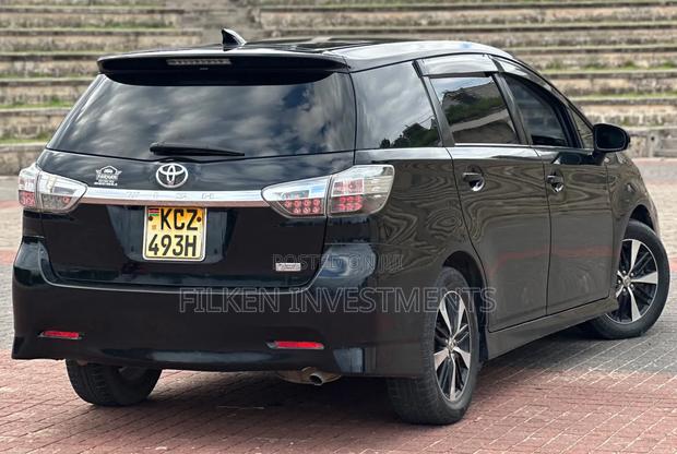 Toyota Wish 2013 Black