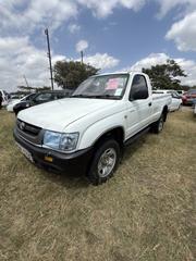 Toyota Hilux 2004 White for sale