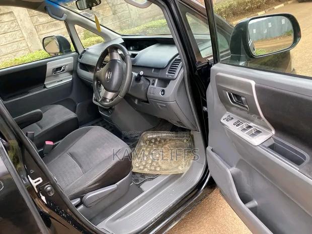 Toyota Voxy 2010 Black